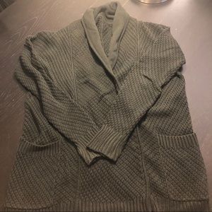 Black lululemon sweater with snaps